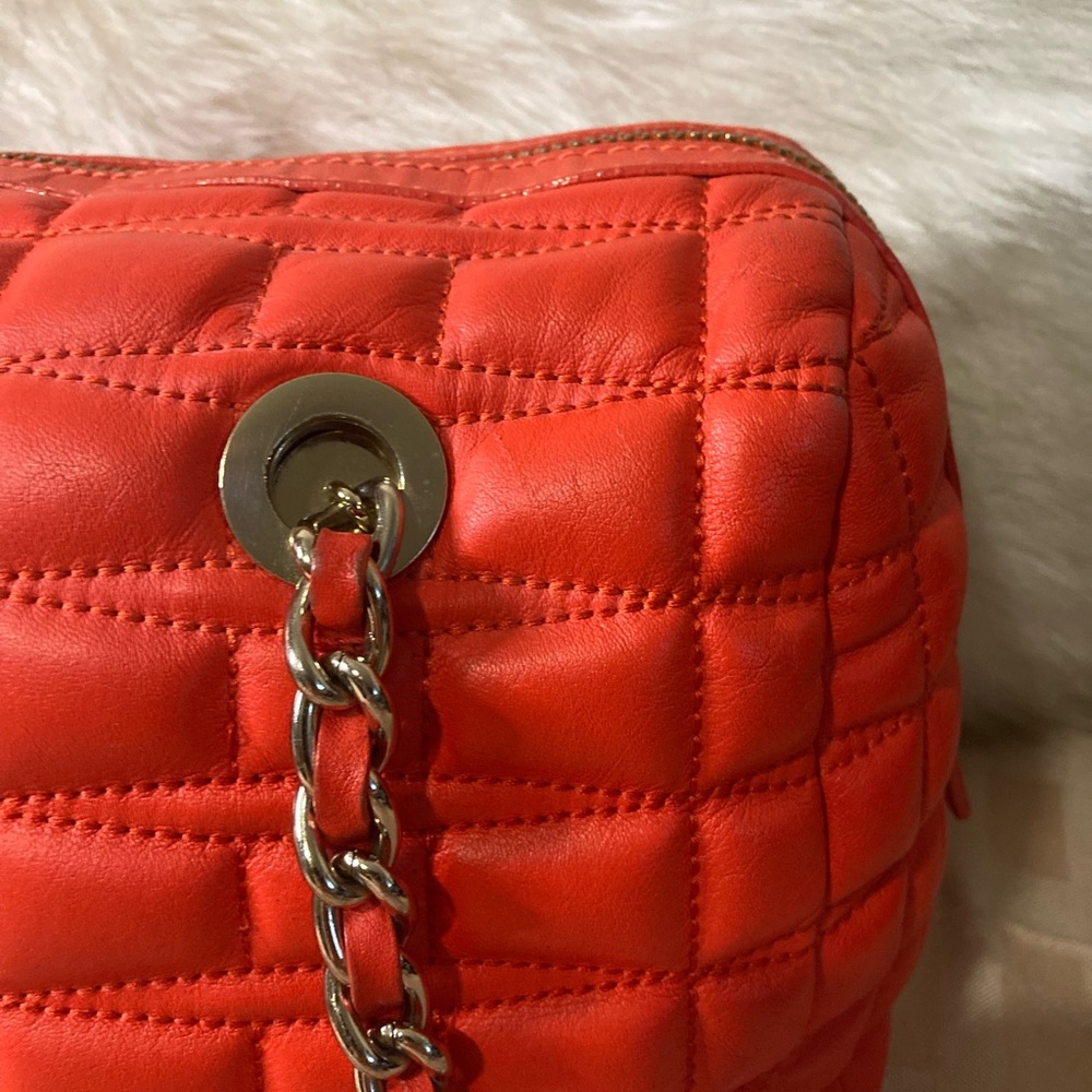 Kate Spade Ruby Red Orange chain Detail Bubble Quilted Leather hand Bag - Picture 6 of 17